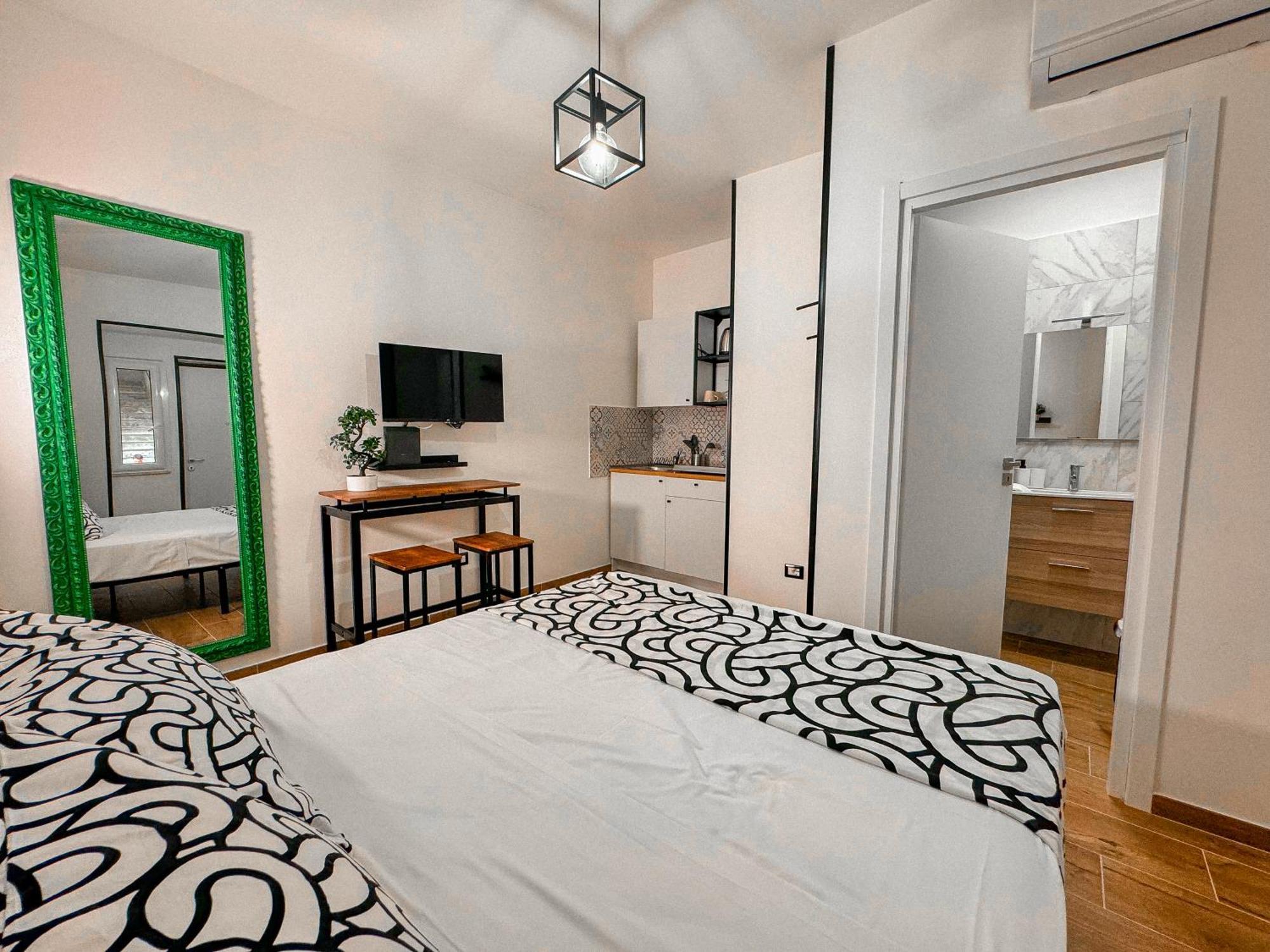 The Quarters Naples Apartments Zewnętrze zdjęcie